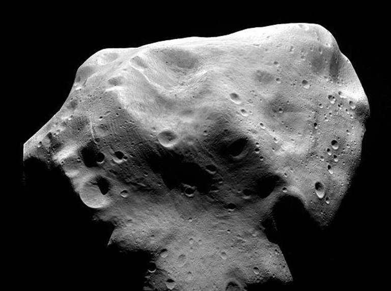 09 Asteroid Lutetia.jpg